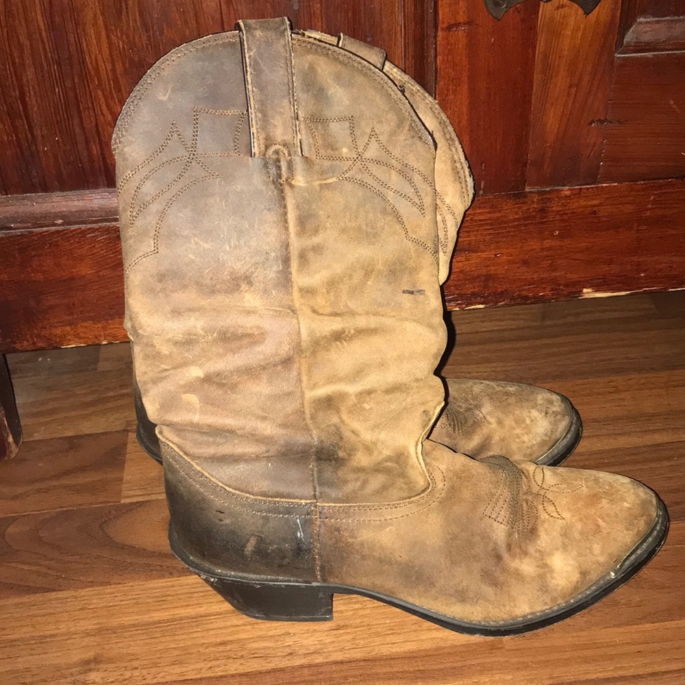 Cowgirl boots š¢š¾ - Picture 3 of 6